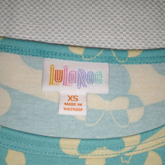 LuLaRoe top - Picture 2 of 3